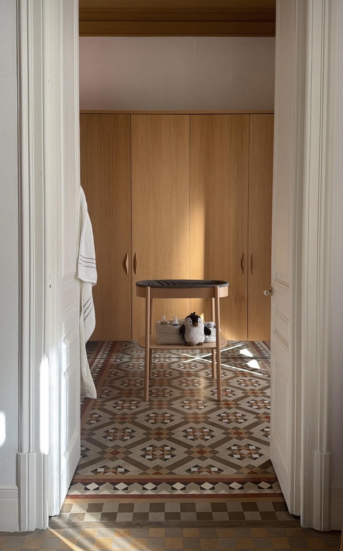 Vestidor en la casa de Úrsula Corberó en barcelona