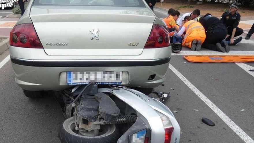 El motorista herido grave en Castelló mejora y pasa a planta