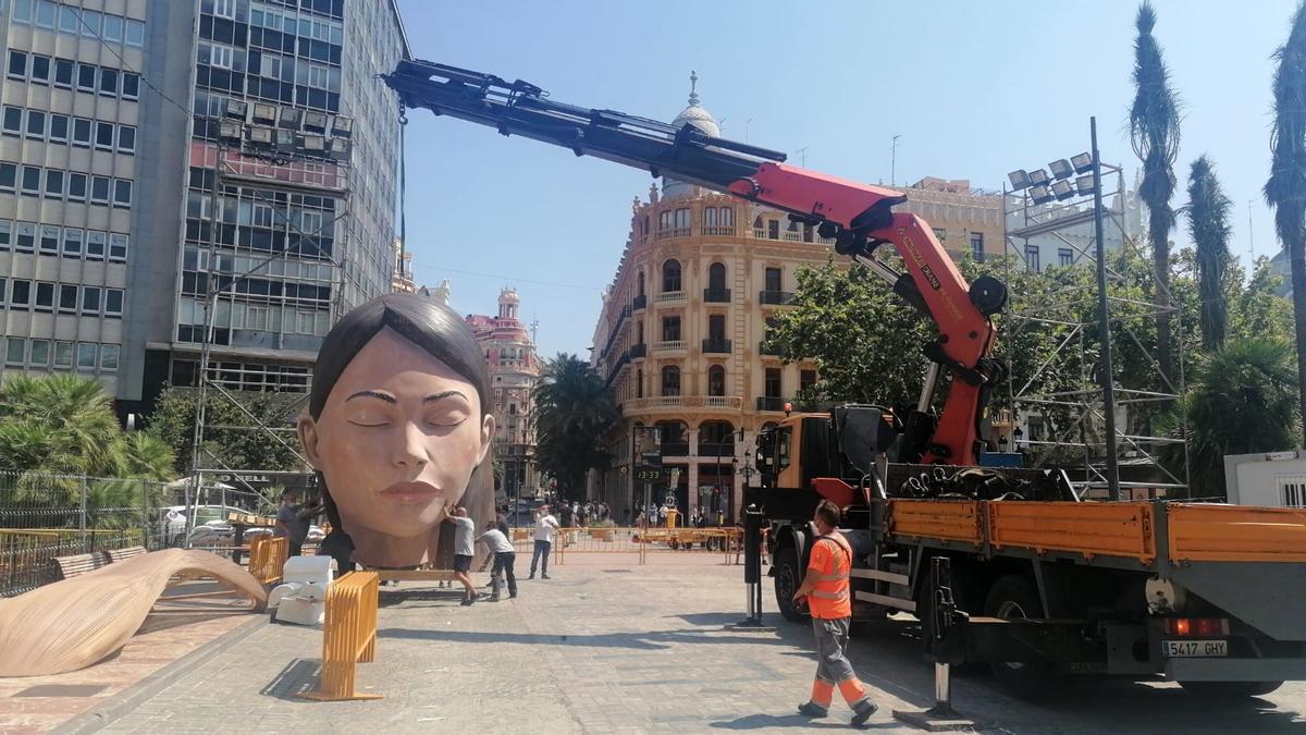 El último viaje de la meditadora a la Plaza del Ayuntamiento