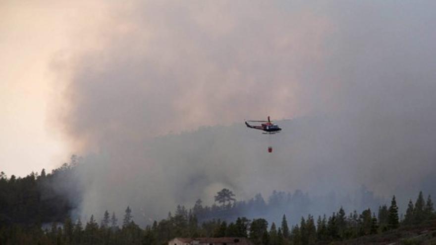 El incendio del sur de Tenerife arrasa 100 hectáreas