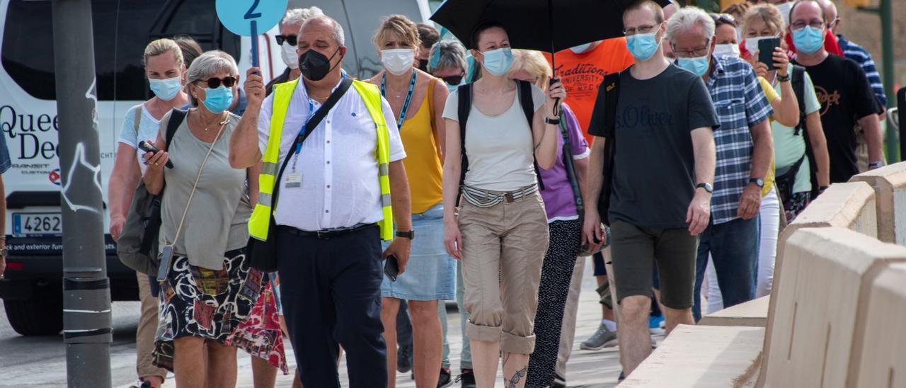 Turistas alemanes del crucero ‘Mein Schiff 2’, que hizo escala el jueves en Palma.