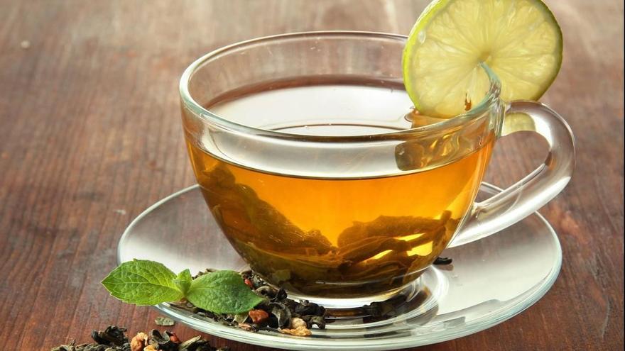Adiós a la tripa hinchada: el poder de las infusiones antiinflamatorias
