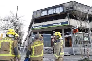 Els bombers avaluen treure part del sostre cremat per l'incendi de Girona