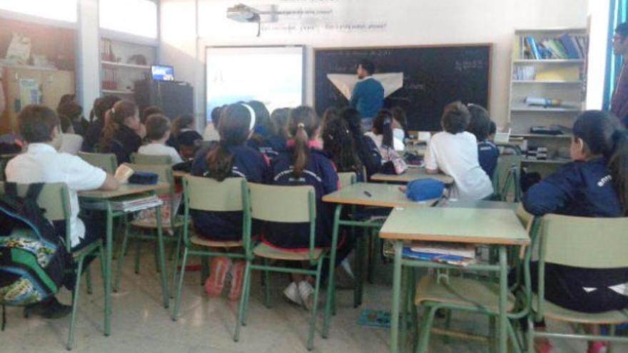 Una de las charlas sobre acoso escolar.