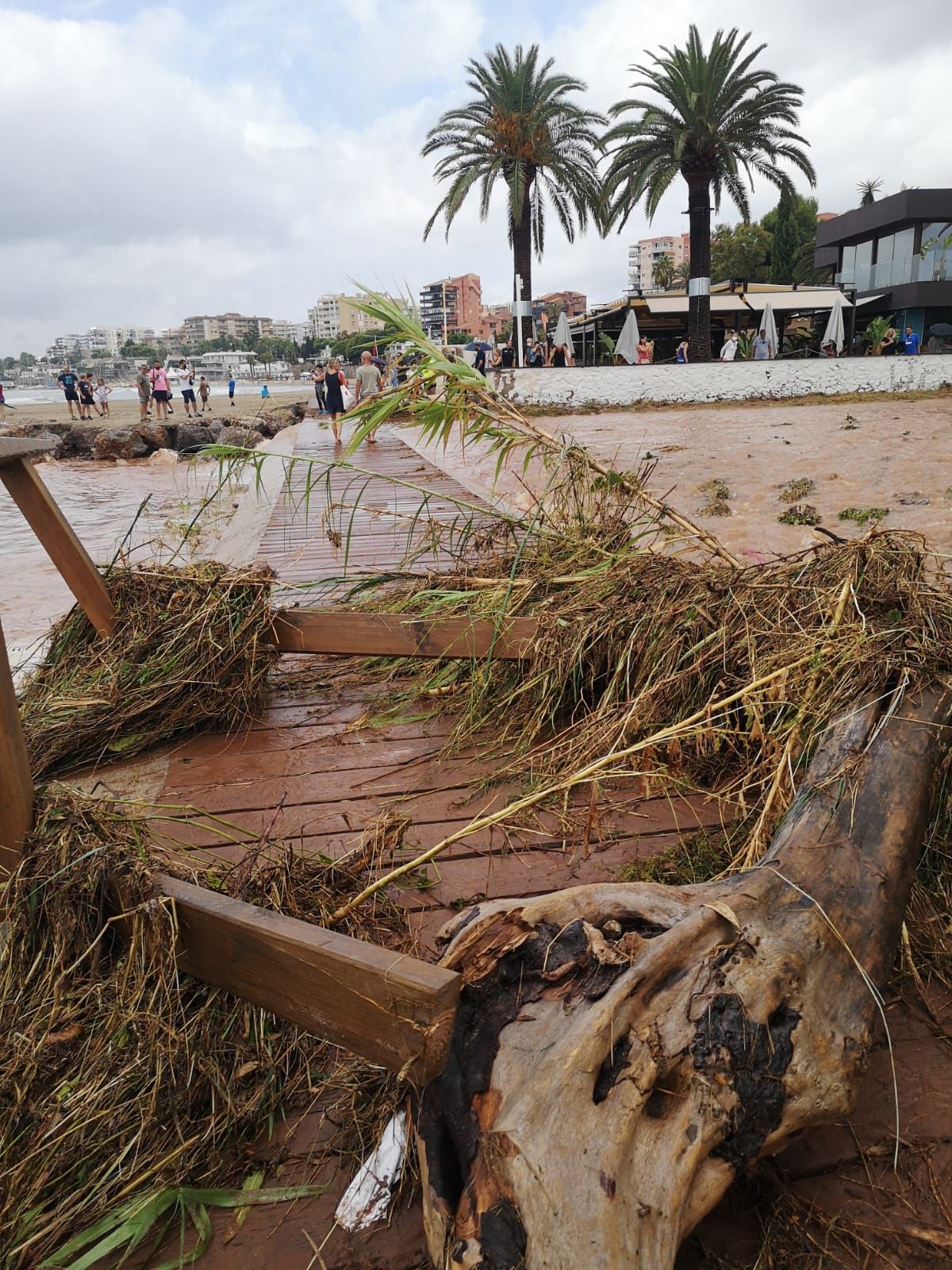 Impactantes imágenes del aguacero caído en Benicàssim