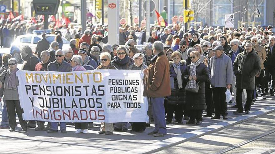 Una manifestación recorre Zaragoza en defensa del sistema de pensiones