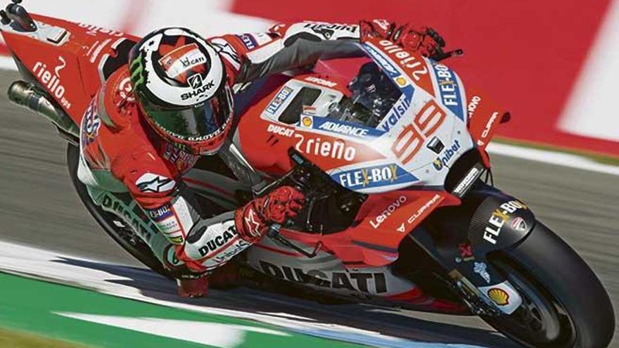 Jorge Lorenzo en el circuito de Assen, a los manos de la Ducati.