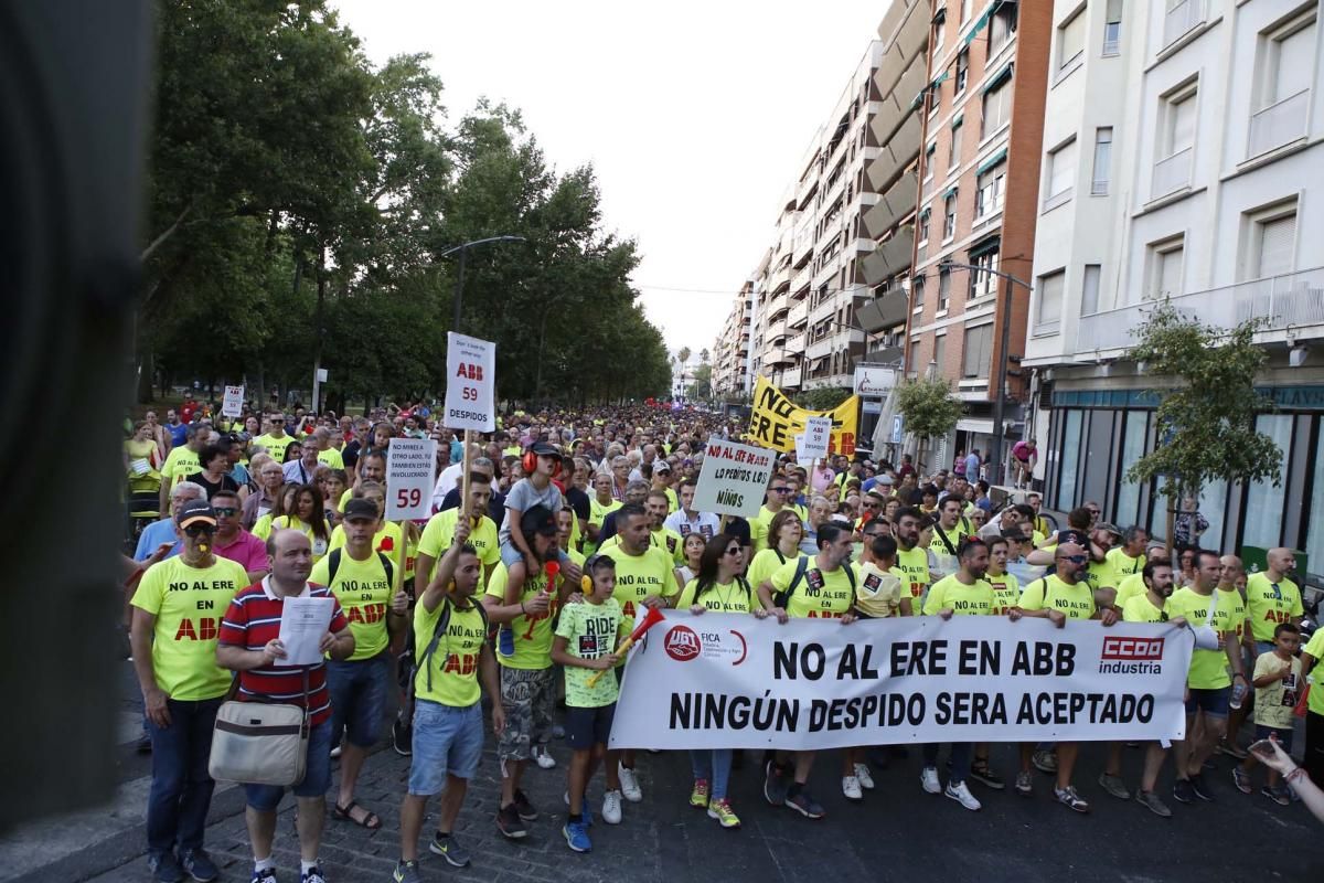 3.000 cordobesas se manifiestan contra el ERE de ABB