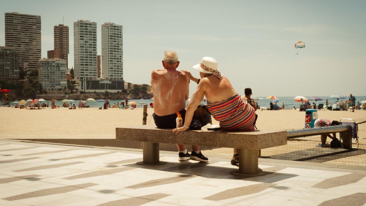 Imagen tomada en la Playa de Levante de Benidorm que representa a la Comunidad Valenciana en el libro de PhotoEspaña