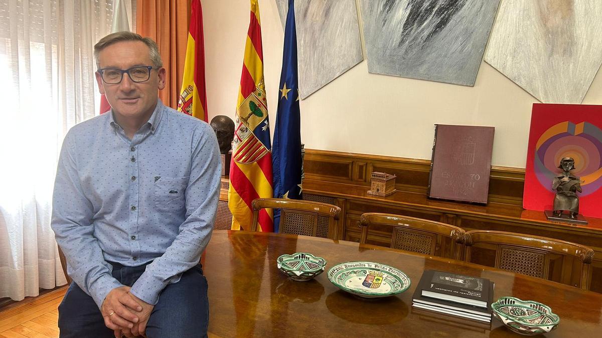 El nuevo presidente de la Diputación Provincial de Teruel (DPT), Joaquín Juste, en su despacho.