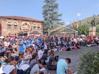 León XIV pide a los dos mil jóvenes de Covadonga que se comprometan "con la Iglesia y la sociedad"