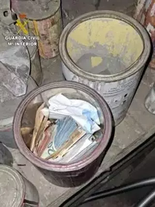 Demantelan un punto de venta de droga en  un concesionario de Tui