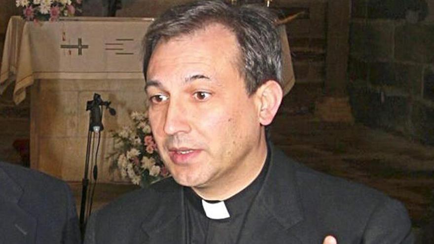 El sacerdote español Lucio Vallejo Balda.