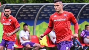 Luka Jovic ya luce la camiseta de la Fiorentina