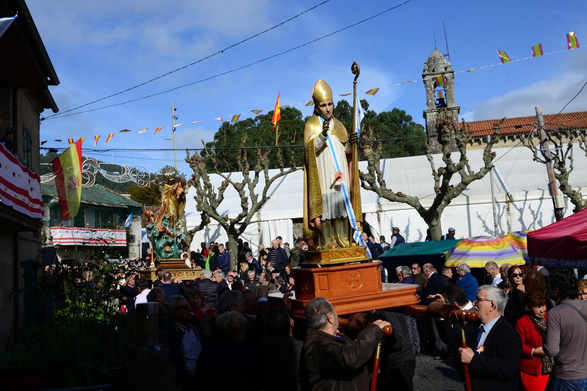 Las procesiones por el San Martiño de Moaña y Bueu aprovechan la tregua de la lluvia