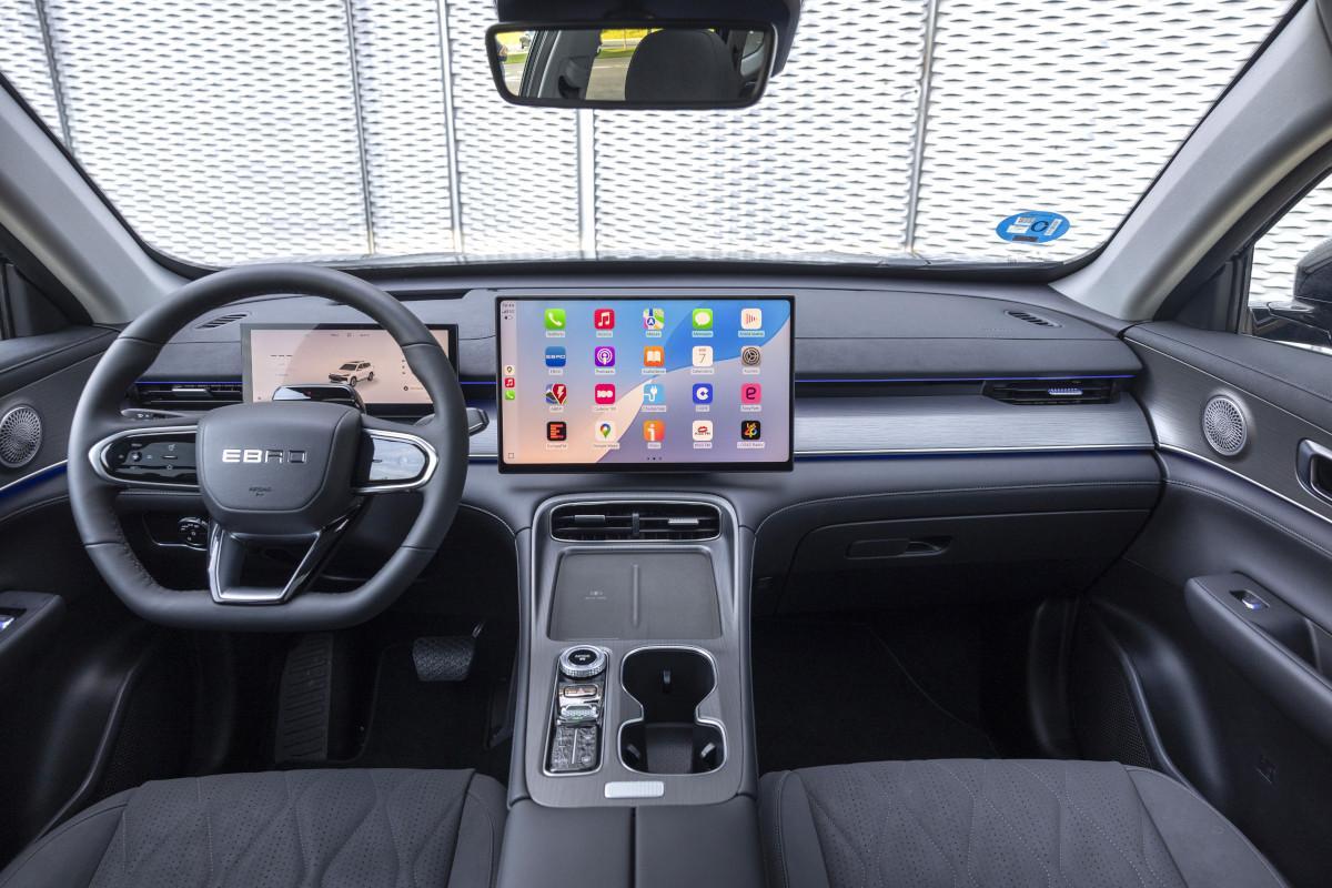 Interior del Ebro s800 PHEV