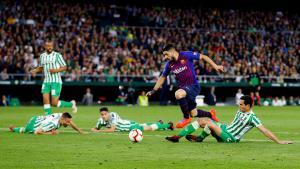 Soccer Football - La Liga Santander - Real Betis v FC Barcelona - Estadio Benito Villamarin, Seville, Spain - March 17, 2019  Barcelona’s Luis Suarez in action before scoring their third goal   REUTERS/Marcelo del Pozo     TPX IMAGES OF THE DAY