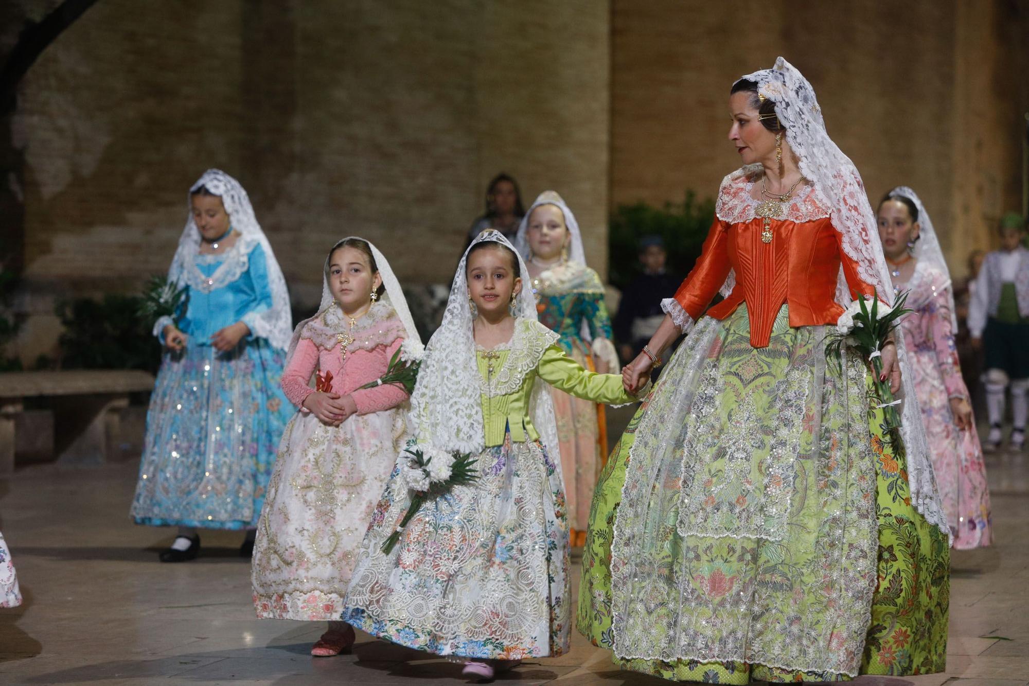 Búscate en el segundo día de la Ofrenda en la calle San Vicente entre las 23 y las 00 horas