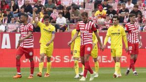GIRONA, 20/05/2023.- El delantero del Villarreal Gerard Moreno (2i), celebra tras marcar un gol ante el Girona durante el partido de LaLiga Santander de la jornada 35 en el estadio municipal de Montilivi. EFE/David Borrat