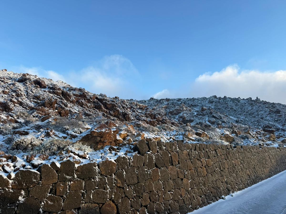 Así amaneció el Teide tras el paso de la borrasca Regina por Tenerife