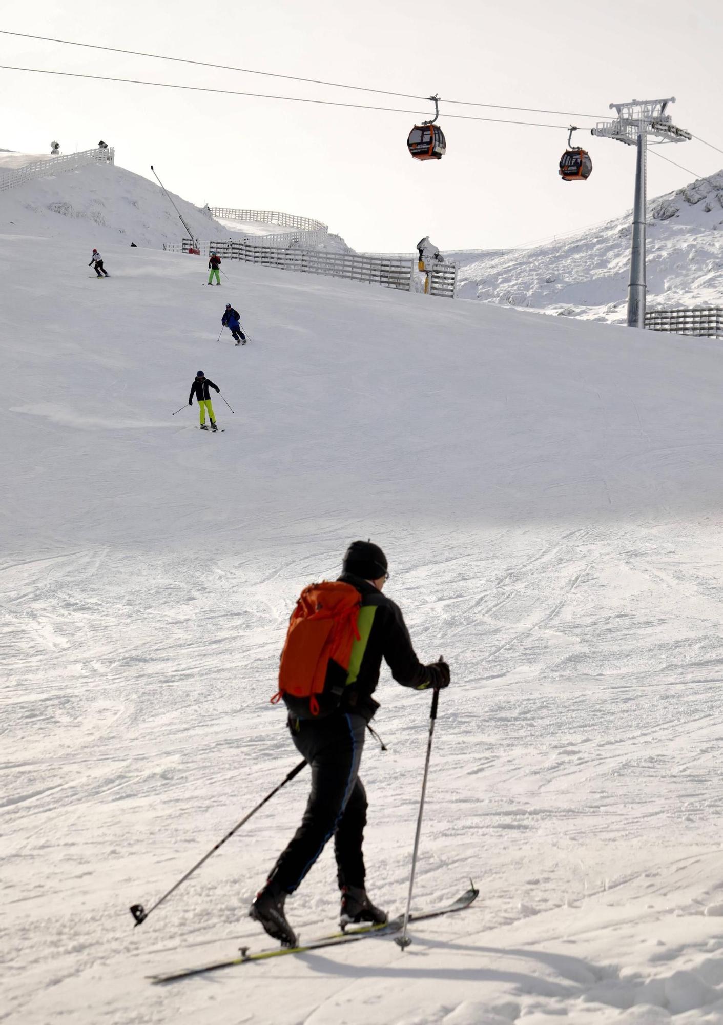 Así fue el esreno de la temporada de esquí en Pajares