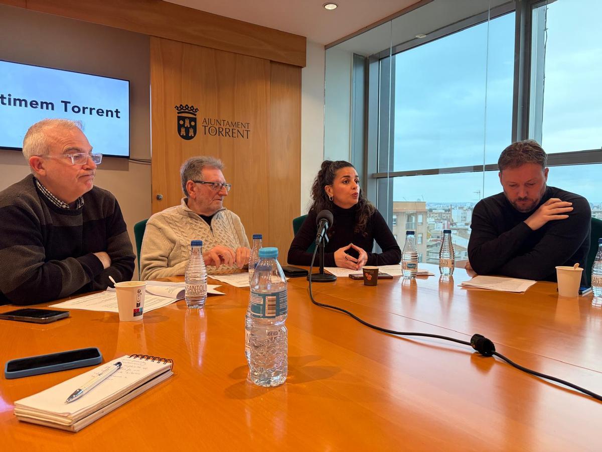 Los concejales socialistas durante la rueda de prensa.