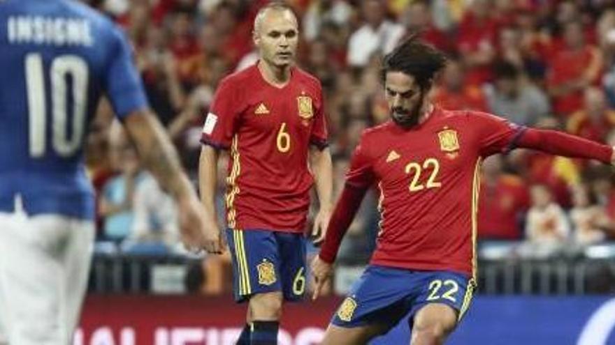 Isco va obrir el marcador amb aquest llançament de falta espectacular.