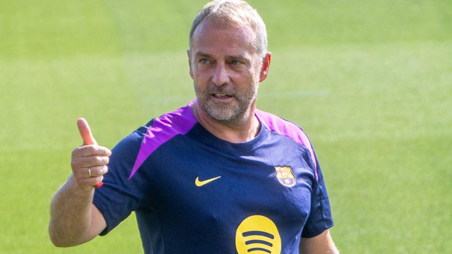Flick, en un entrenamiento del Barça en la ciudad deportiva de Sant Joan Despí.