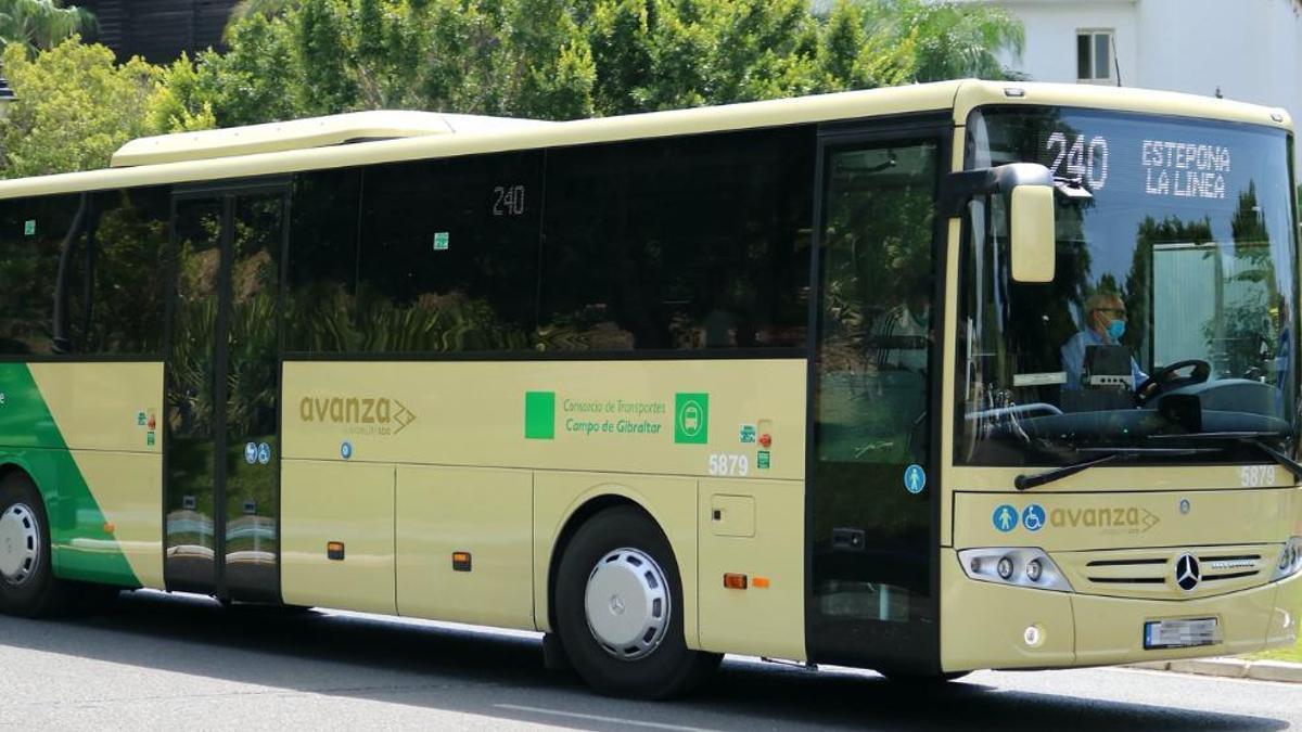 Una foto de archivo de un autobús del Grupo Avanza que cubre la línea entre Estepona y La Línea