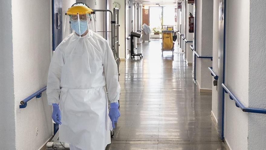 Sanitari en una planta d&#039;urgències d&#039;un hospital