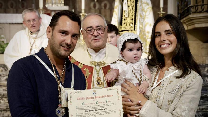 La Cofradía del Carmen realiza la imposición de medallas