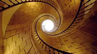 A escaleira do Museo do Pobo Galego, a única triple helicoidal do mundo