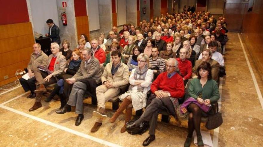 Una vista del público que presenció la conferencia en el Auditorio Municipal do Areal, en Vigo.  // José Lores