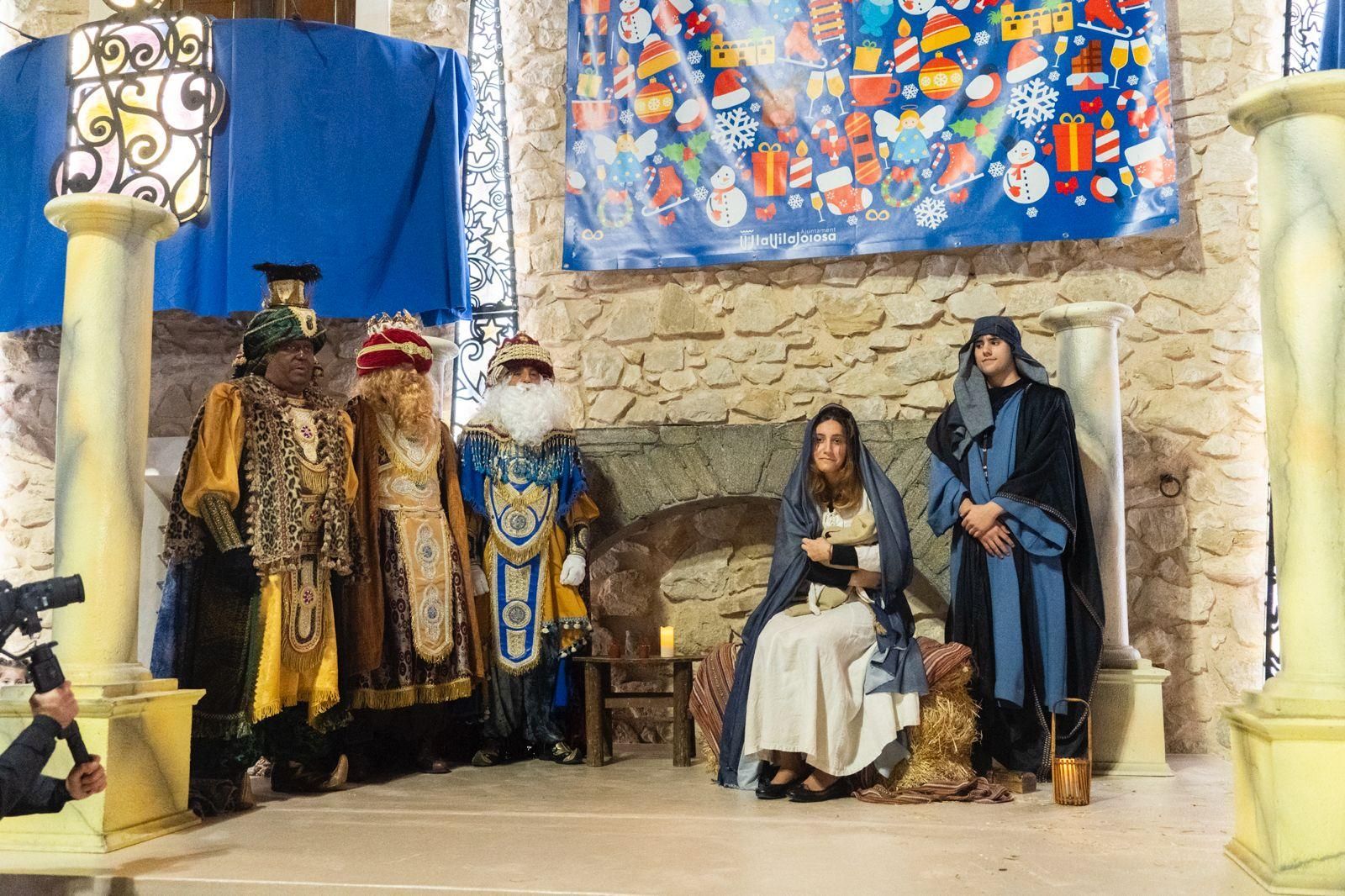 La Vila Joiosa recibe a los Reyes Magos por la puerta grande
