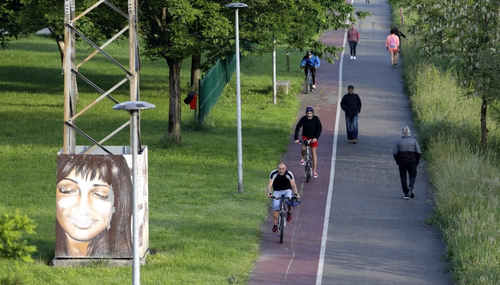 Oviedo en el primer día para poder salir a pasear y a hacer deporte por tramos horarios en Asturias.