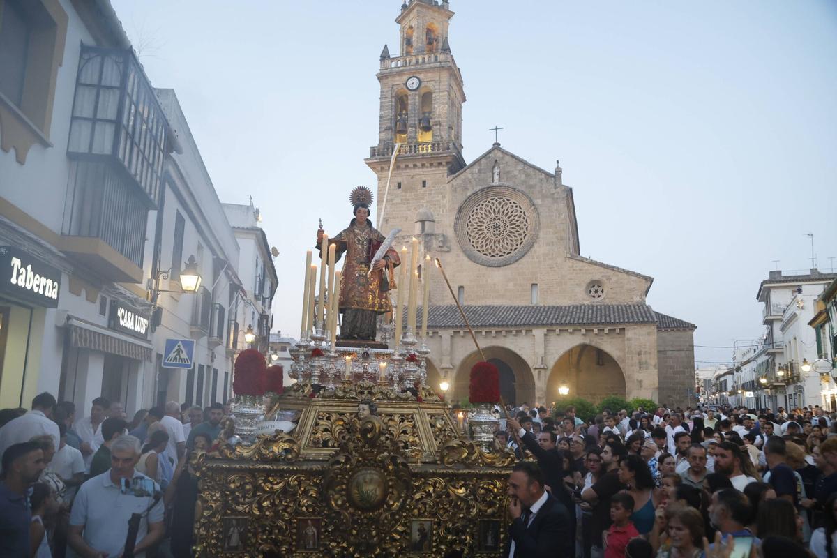 San Lorenzo Mártir recorre las calles de Córdoba en su tradicional procesión de agosto San Lorenzo Mártir recorre las calles de Córdoba en su tradicional procesión de agosto