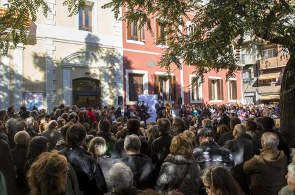 Una actuaciódurant la festa d’inauguraciód’ahir, a Gràcia. Una actuaciódurant la festa d’inauguraciód’ahir, a Gràcia.