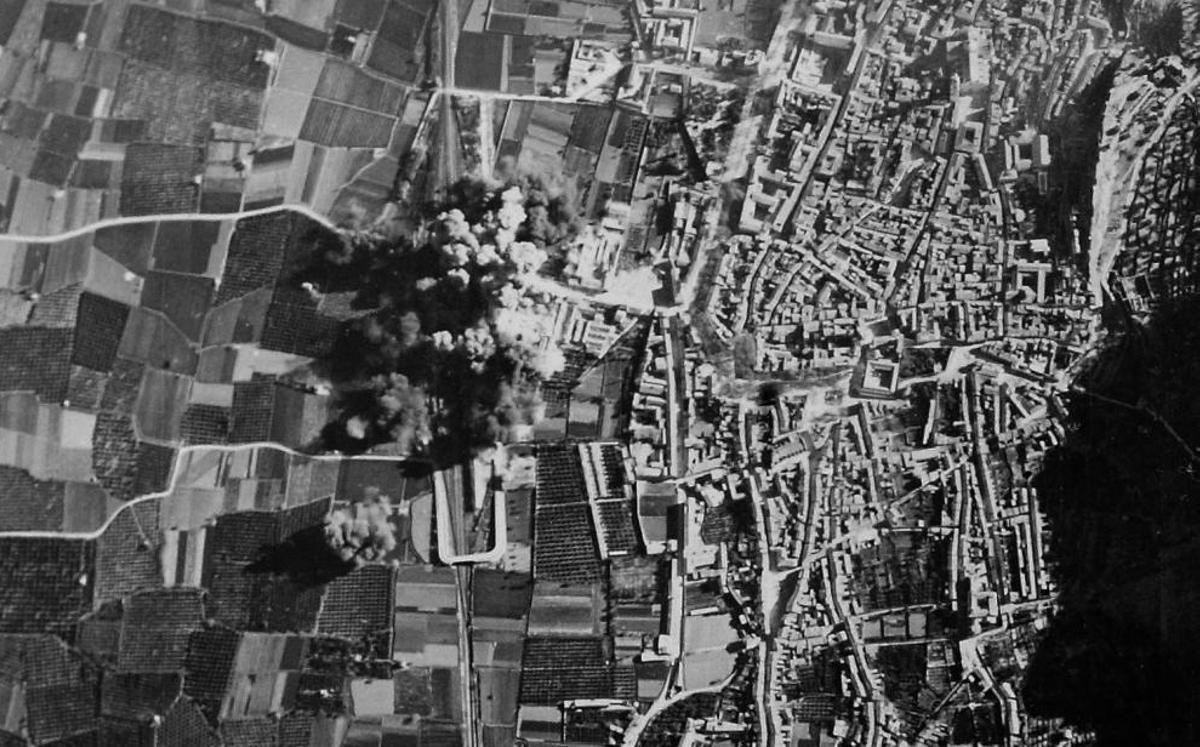 Bombardeo realizado por aviones Savoia S-79 de la  de  la Aviazione Legionaria delle Baleari durante la guerra civil en Xativa