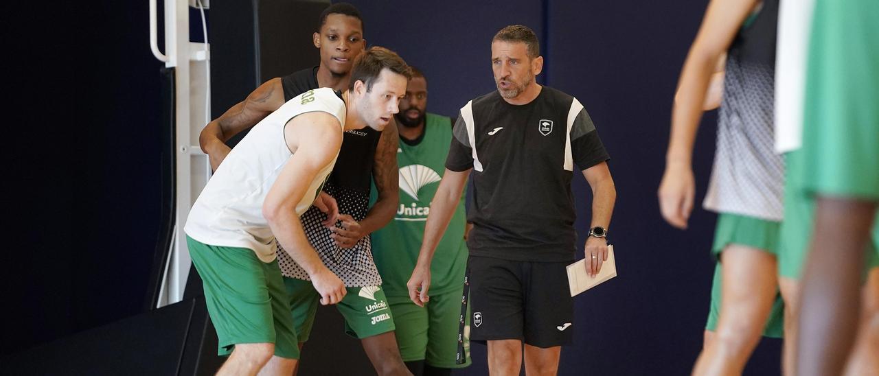 Entrenamiento del Unicaja durante la pretemporada.