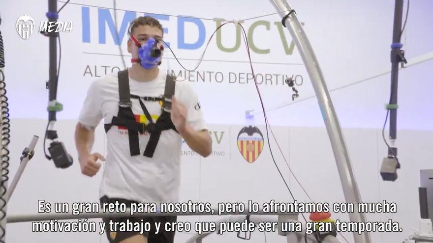 En imágenes | Desalojada la residencia Zalfonada de Zaragoza por un incendio