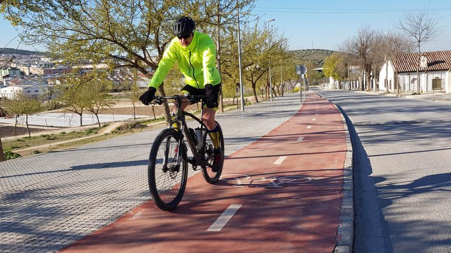 El carril bici del casco histórico de Lucena deberá estar terminado antes de fin de año