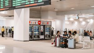 Imágenes del nuevo vestíbulo en la estación de Chamartín, que dará acceso a los pasajeros a los trenes de alta velocidad.