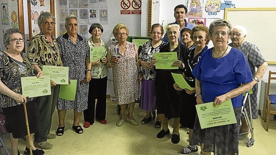 Tres torneos lúdicos reúnen a 56 mayores