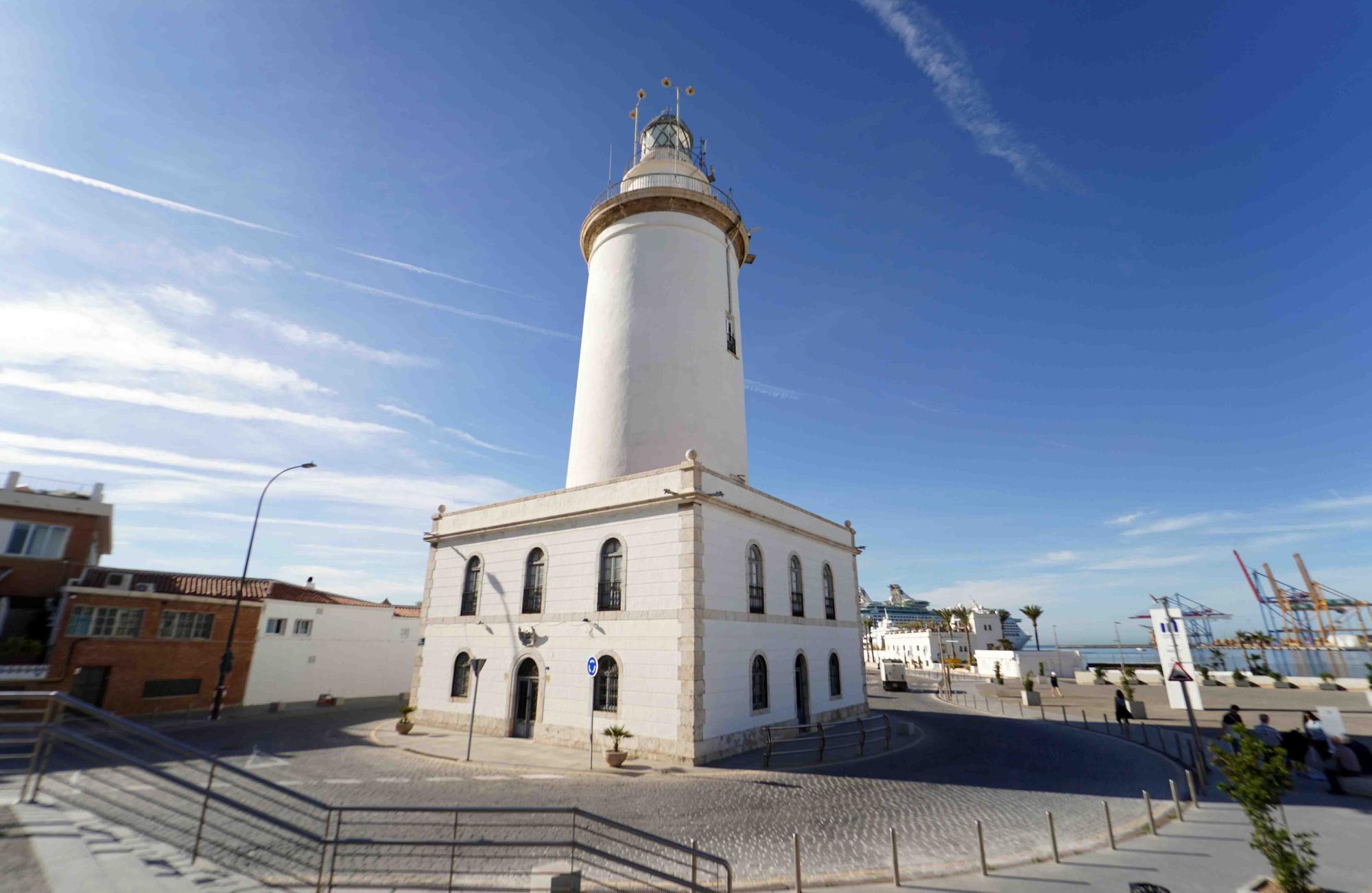 El festival de arquitectura Open House Málaga ha organizado una visita guiada al interior de La Farola.
