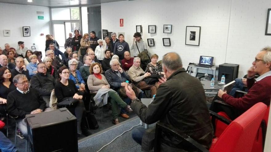 La sala d&#039;actes, plena a vessar