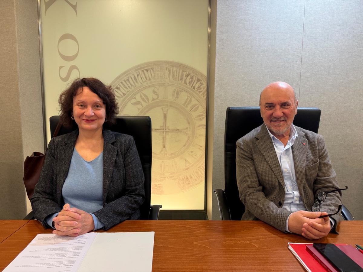 Los diputados del Grupo Mixto, María Marín (Podemos) y José Luis Álvarez-Castellanos (IU-V).