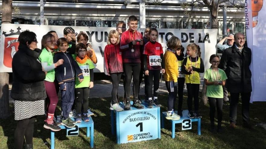 El equipo sub10 del Atletismo La Almunia consiguió el segundo puesto. | SERVICIO ESPECIAL