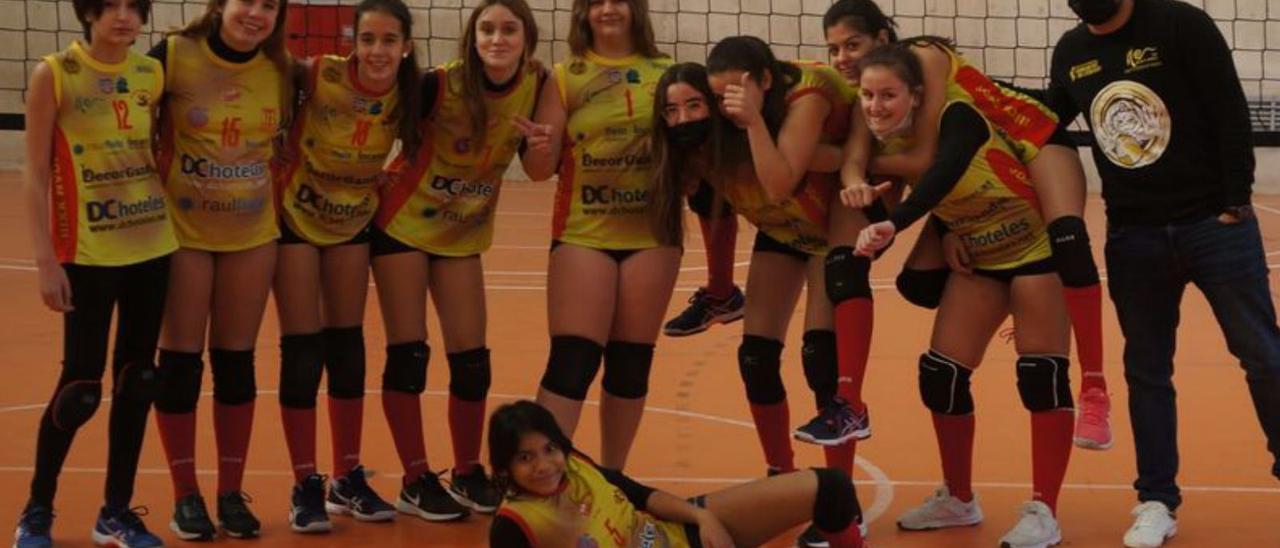 Voleibol Diez triunfos en trece partidos del Decorgandia Veles e Vents