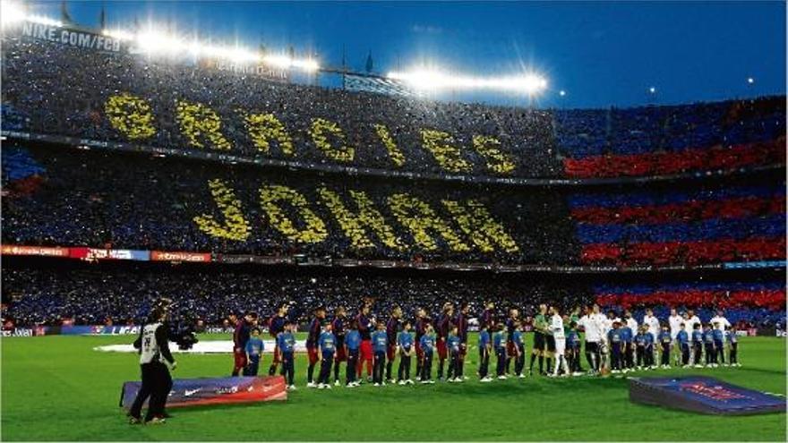 El Camp Nou recorda Cruyff