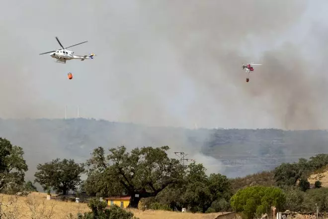 Las impactantes imágenes del incendio de El Cerro del Andévalo